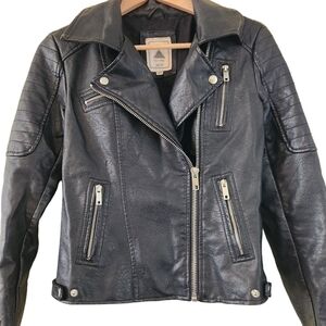 Ardene black long-sleeve zip-up faux leather moto grungecore collared jacket